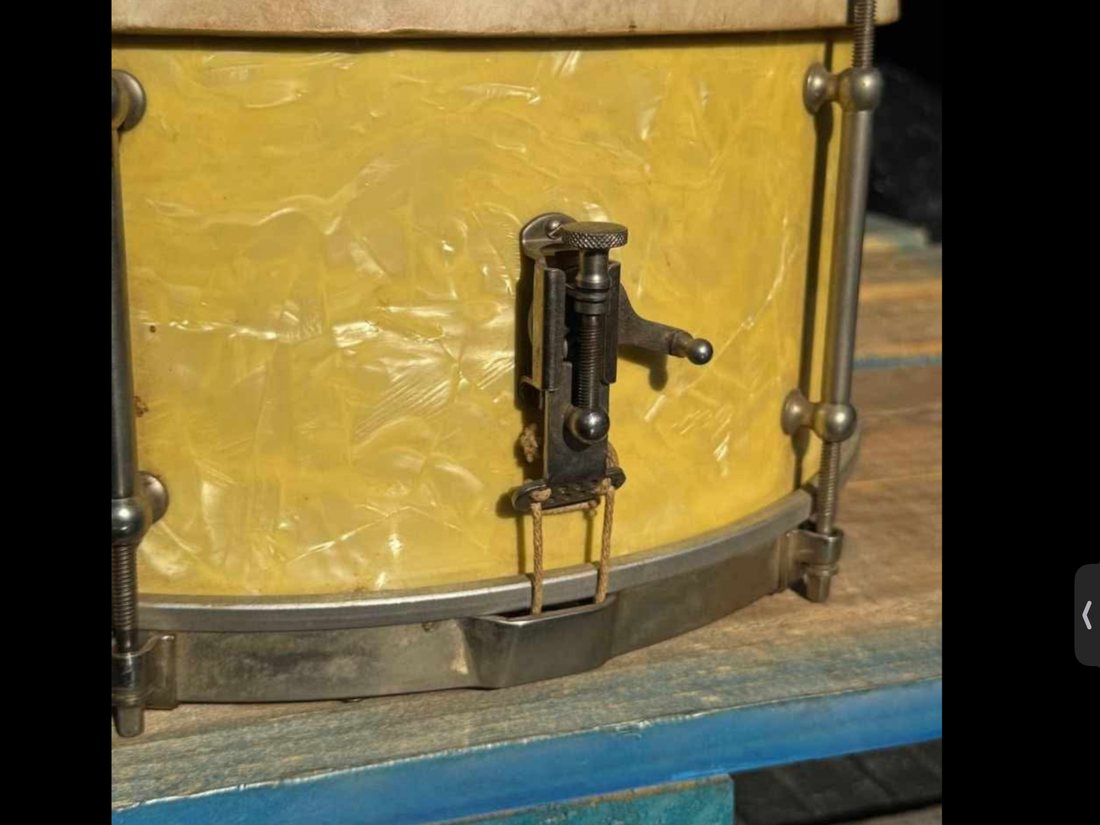 Ludwig Avalon Pioneer snare drum before restoration