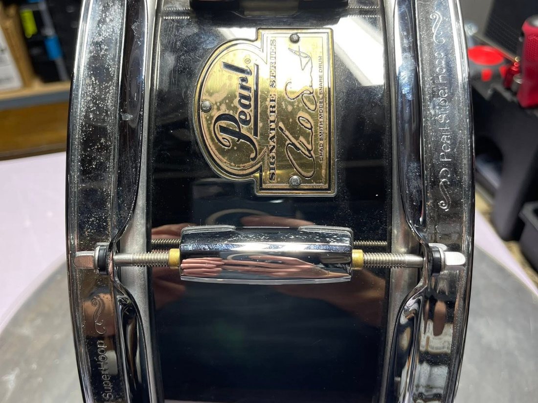 Pearl Chad Smith Signature snare drum before restoration